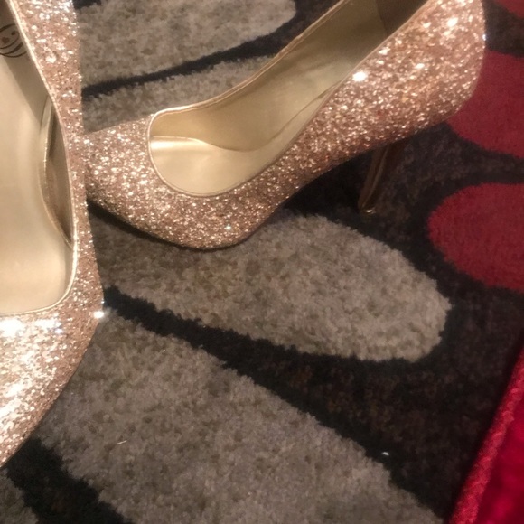 Shoes - Picture 7 of 7